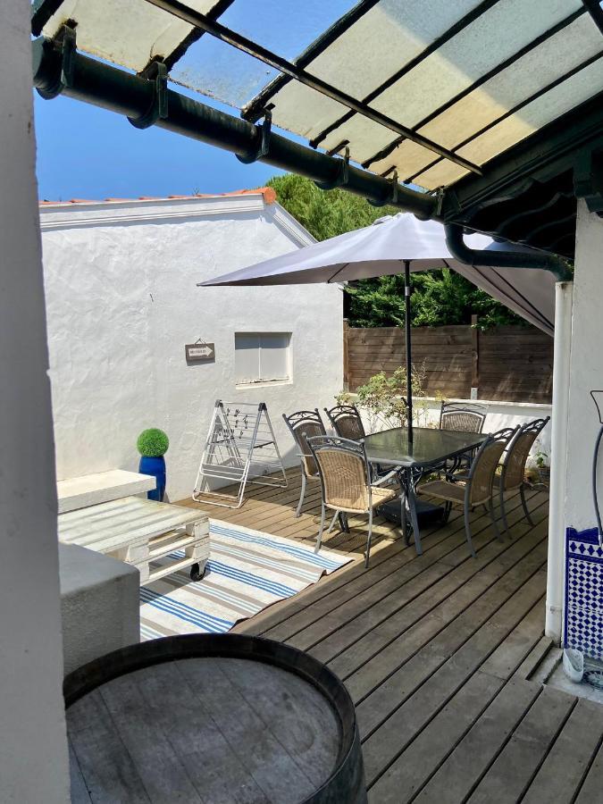 Agreable Maison De Ville Avec Une Belle Terrasse 安格雷 外观 照片