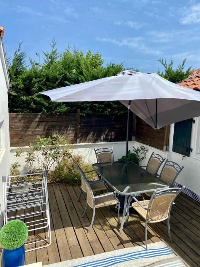 Agreable Maison De Ville Avec Une Belle Terrasse 安格雷 外观 照片