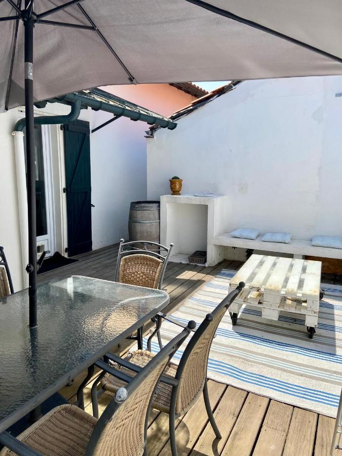 Agreable Maison De Ville Avec Une Belle Terrasse 安格雷 外观 照片