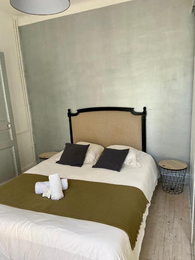 Agreable Maison De Ville Avec Une Belle Terrasse 安格雷 外观 照片