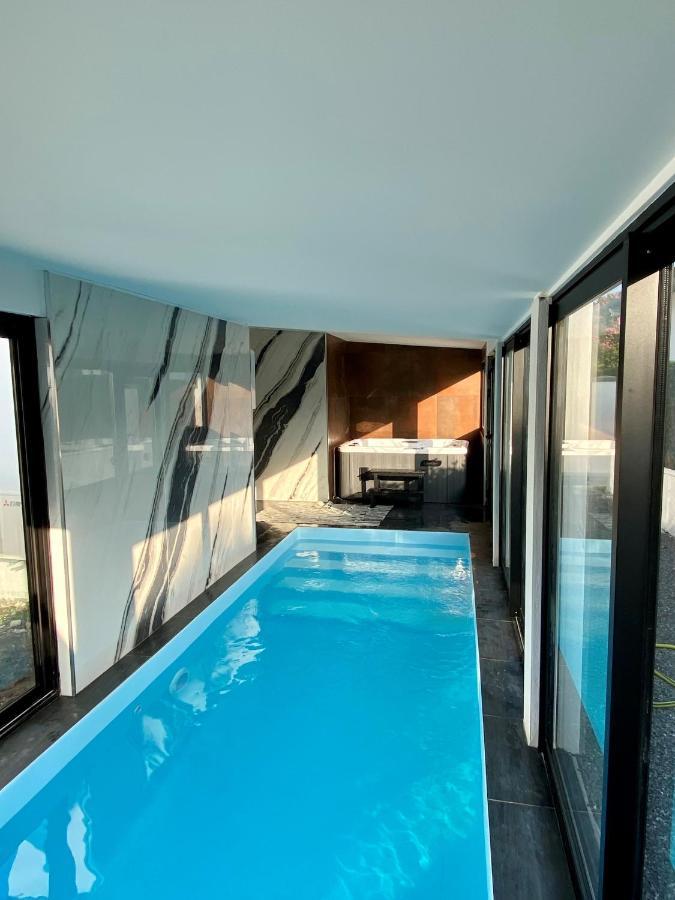 Agreable Maison De Ville Avec Une Belle Terrasse 安格雷 外观 照片