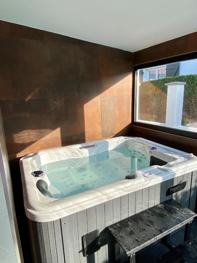 Agreable Maison De Ville Avec Une Belle Terrasse 安格雷 外观 照片