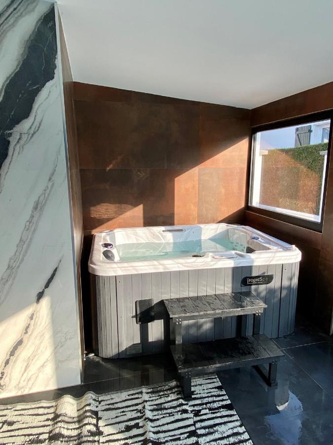 Agreable Maison De Ville Avec Une Belle Terrasse 安格雷 外观 照片