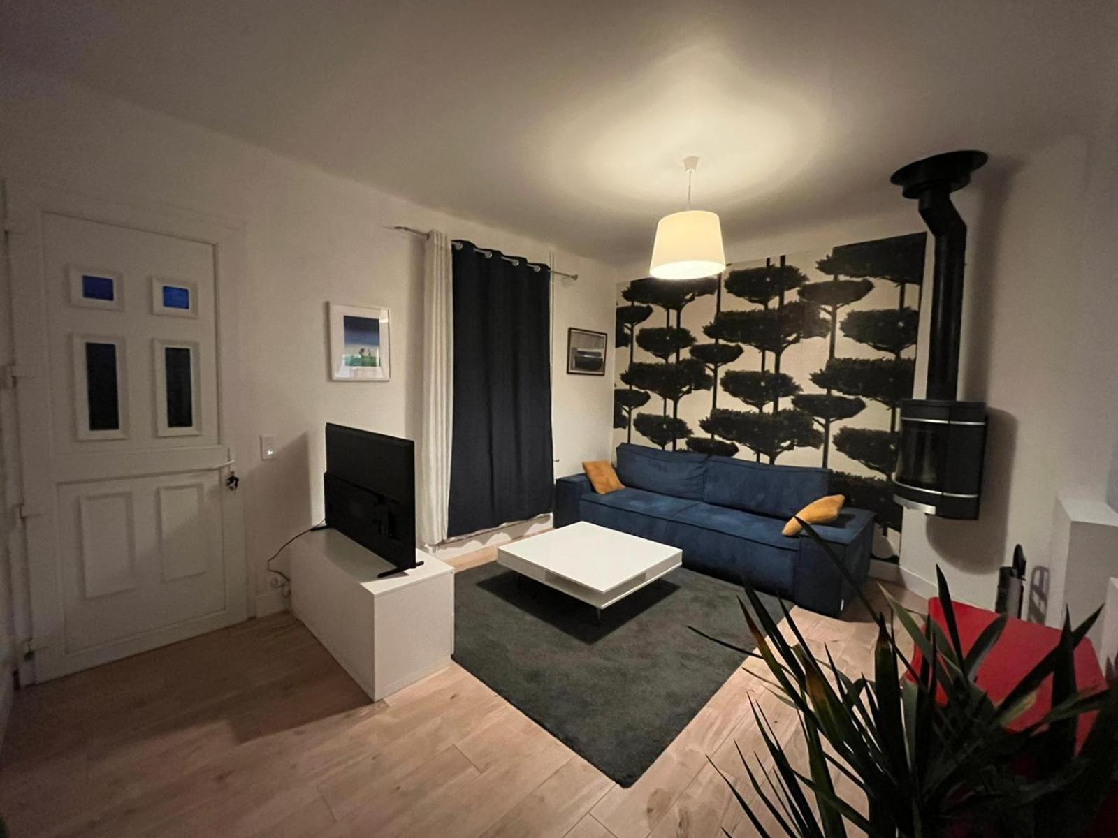 Agreable Maison De Ville Avec Une Belle Terrasse 安格雷 外观 照片
