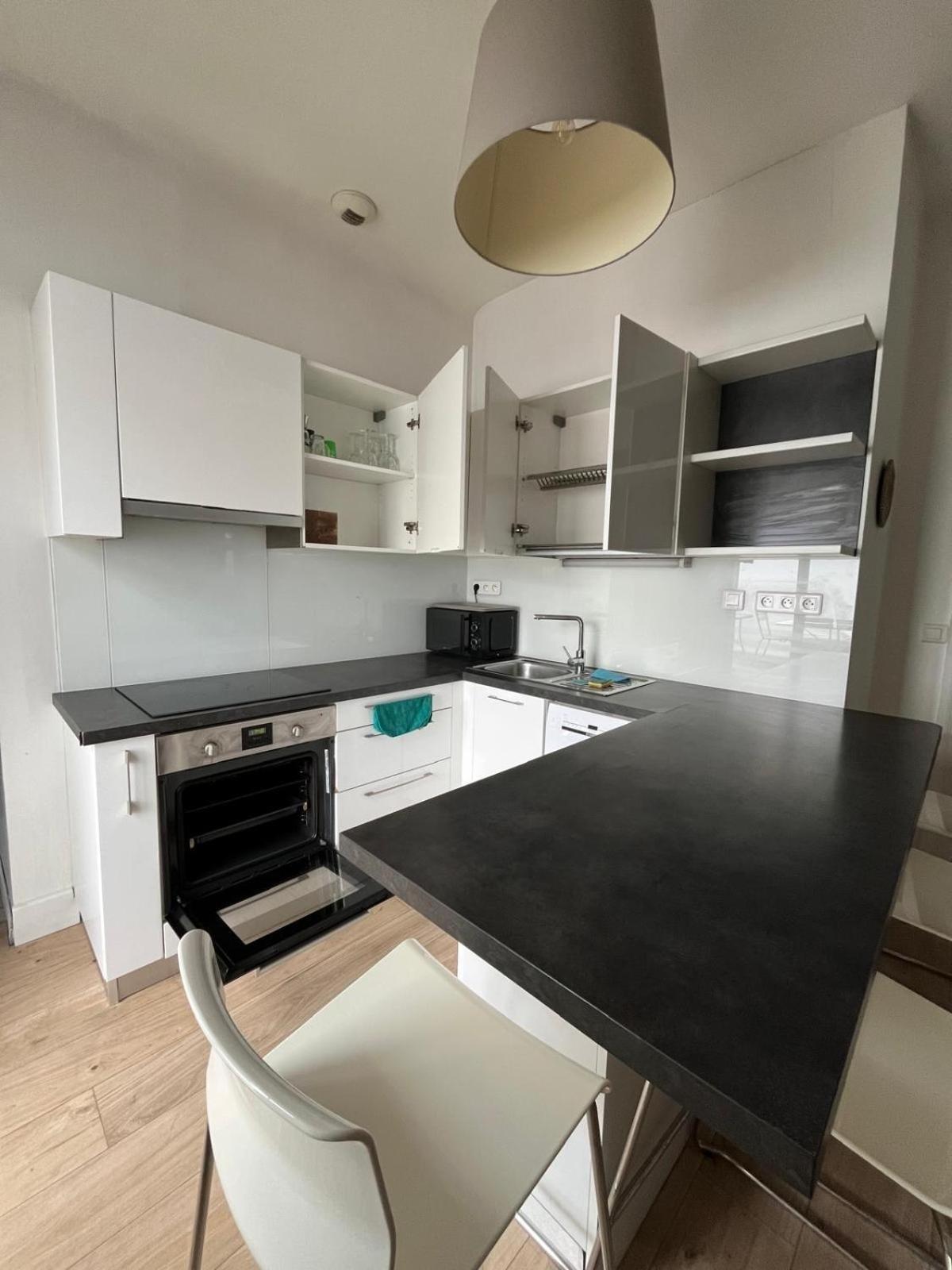 Agreable Maison De Ville Avec Une Belle Terrasse 安格雷 外观 照片