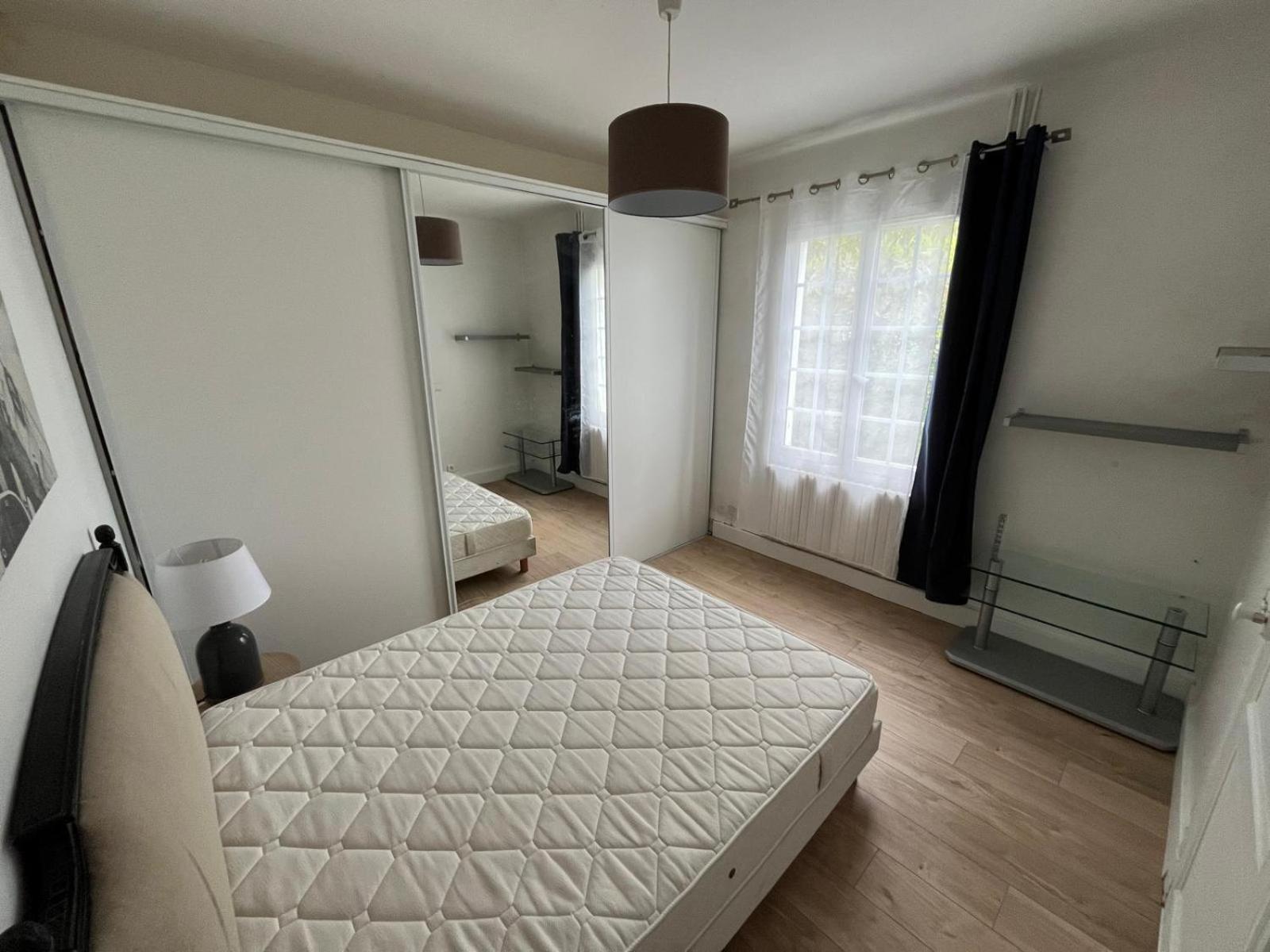 Agreable Maison De Ville Avec Une Belle Terrasse 安格雷 外观 照片