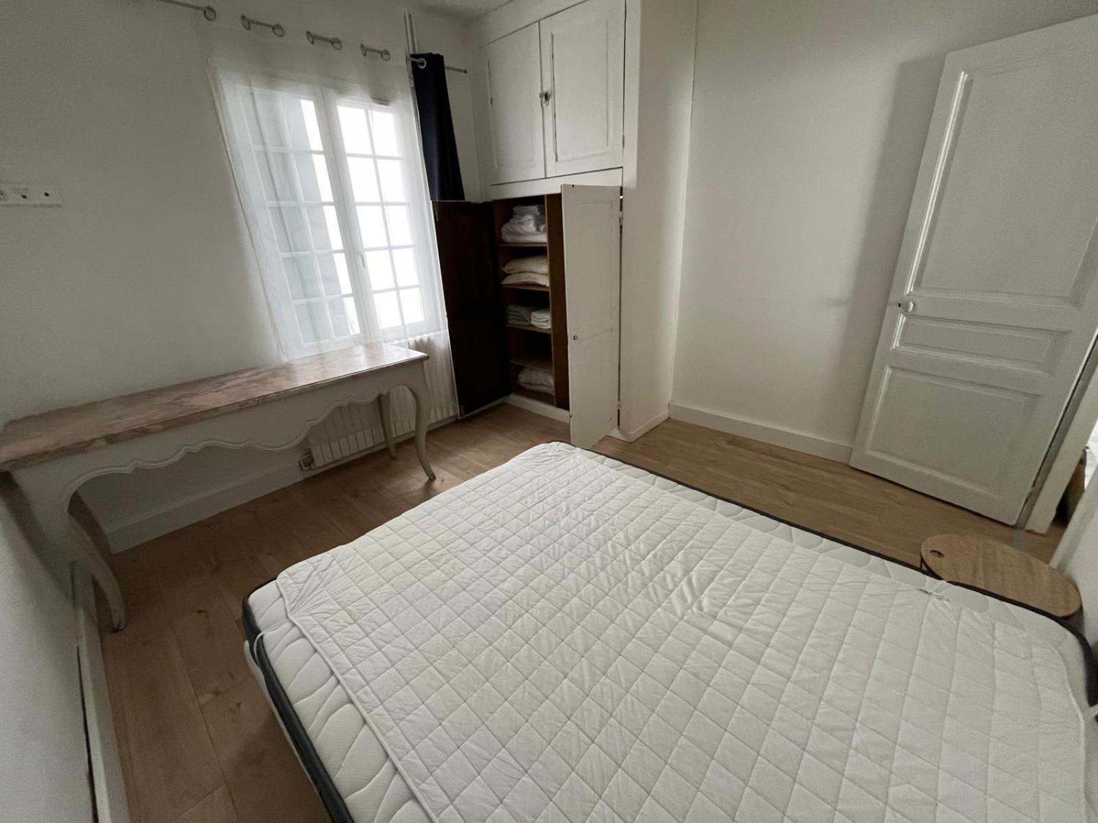Agreable Maison De Ville Avec Une Belle Terrasse 安格雷 外观 照片